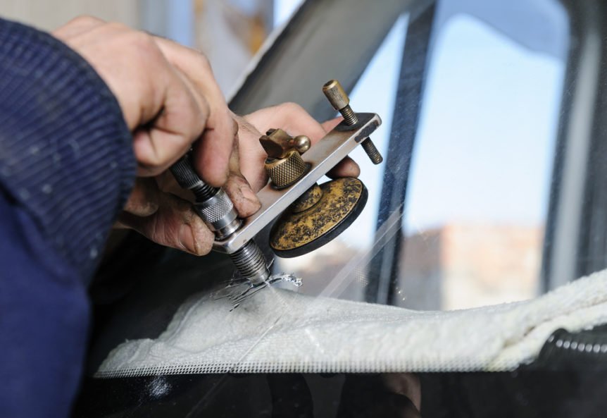 dont-ignore-the-crack-in-your-windshield-nortex-lube-and-tune